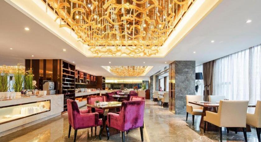 Chengdu Rising Butterfly Hotel Exterior photo
