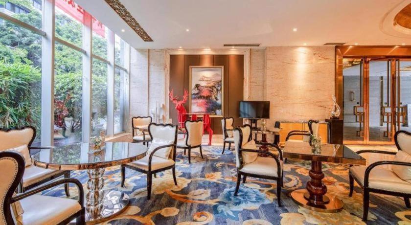 Chengdu Rising Butterfly Hotel Exterior photo