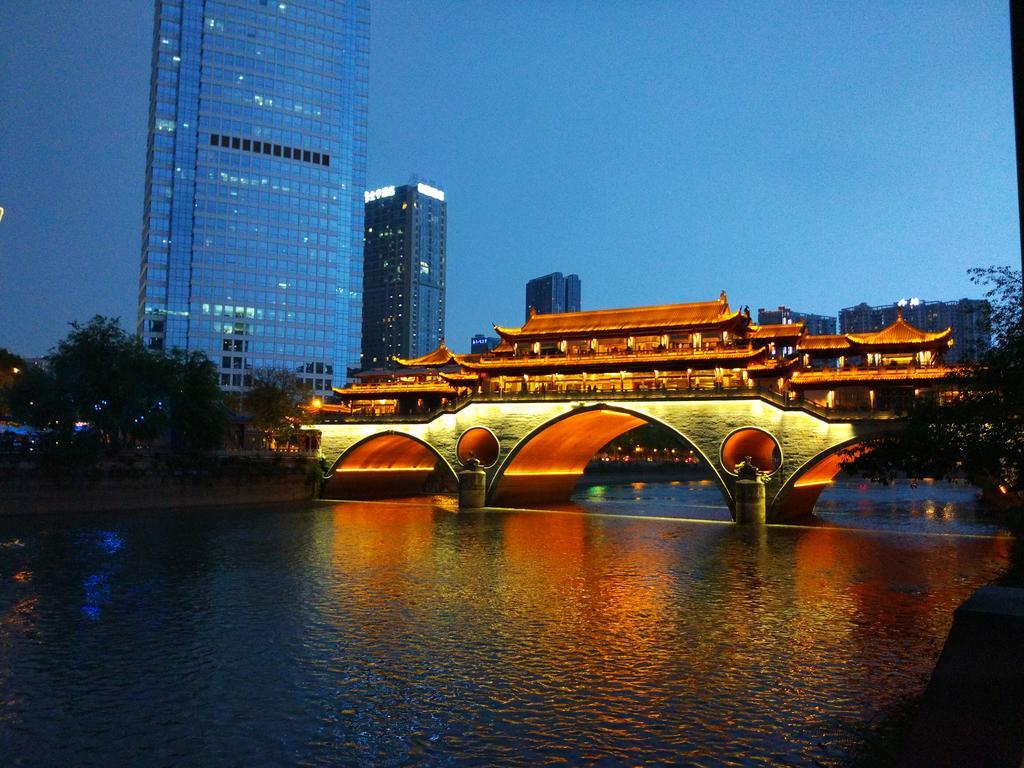 Chengdu Rising Butterfly Hotel Exterior photo