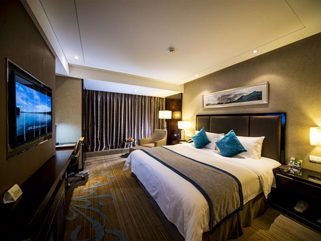 Chengdu Rising Butterfly Hotel Exterior photo