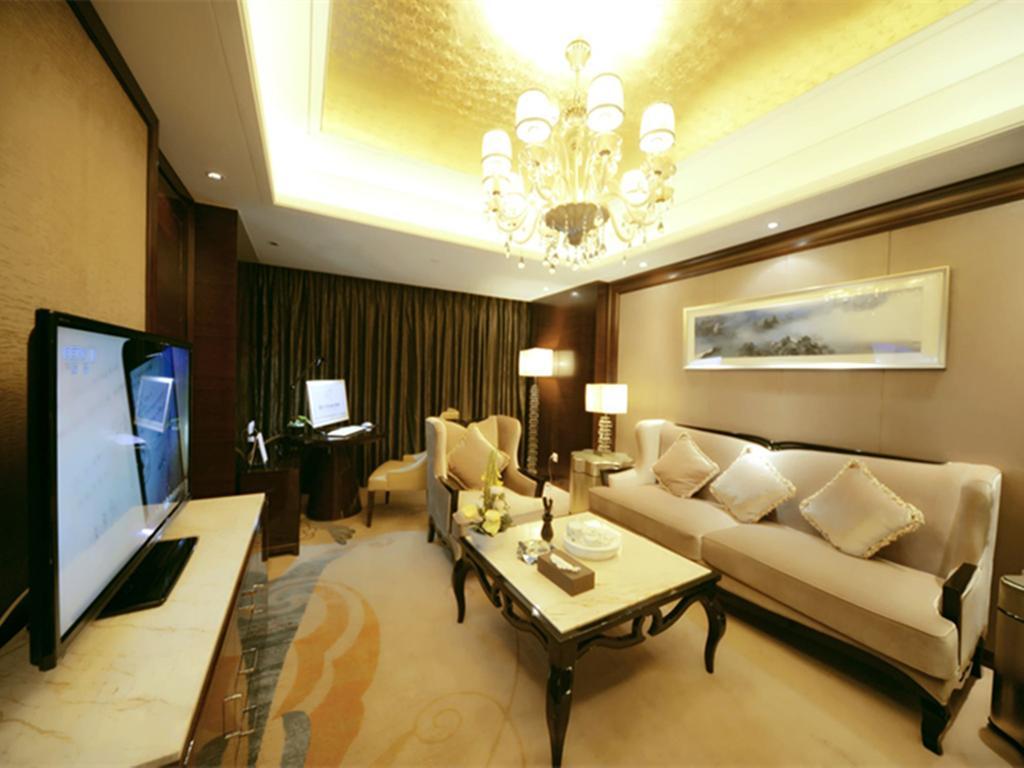Chengdu Rising Butterfly Hotel Exterior photo