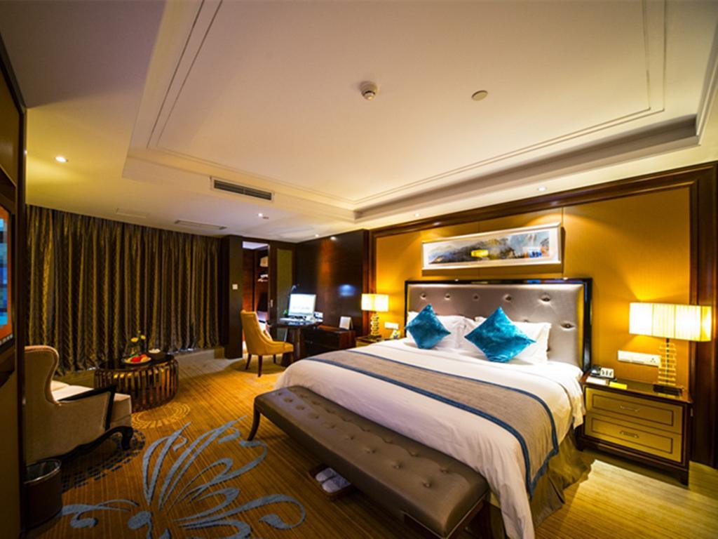 Chengdu Rising Butterfly Hotel Exterior photo