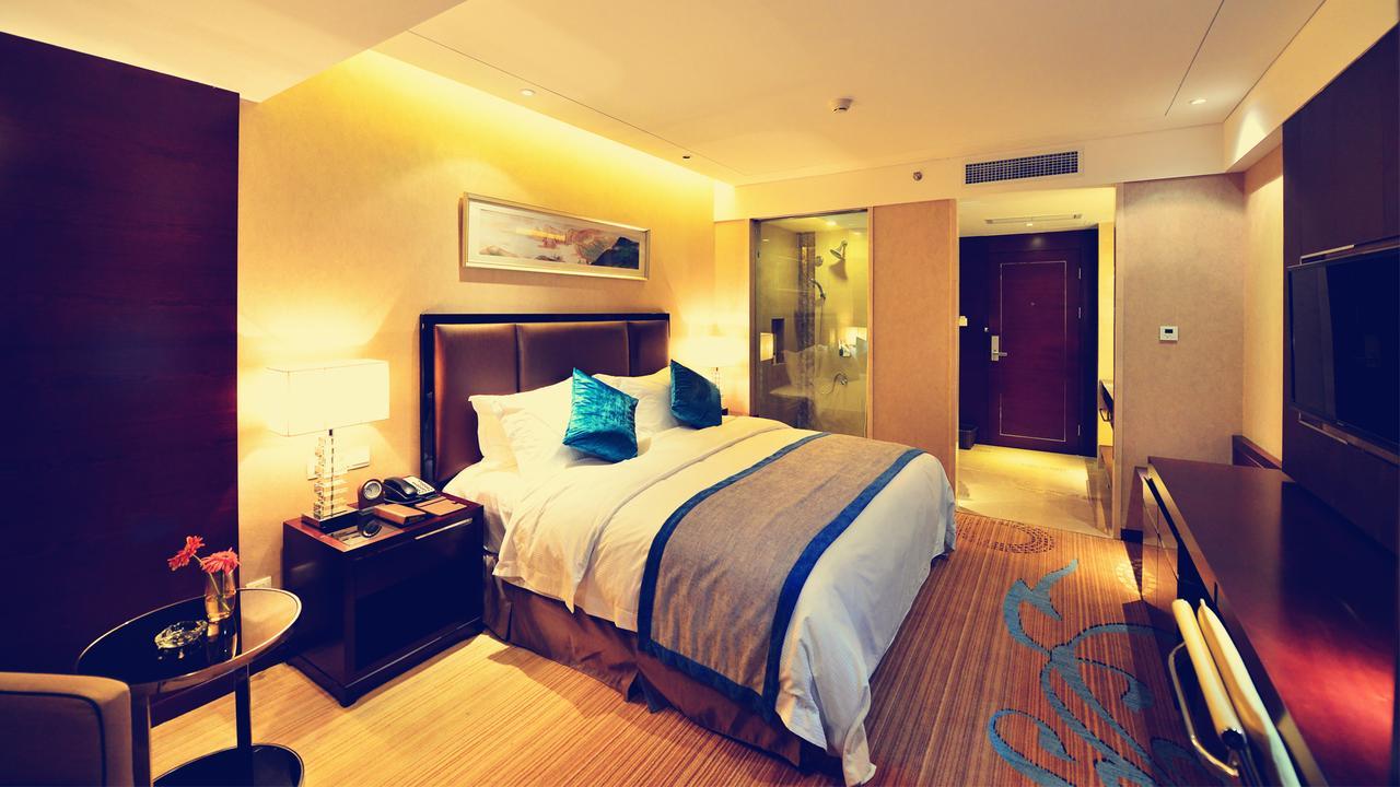 Chengdu Rising Butterfly Hotel Exterior photo